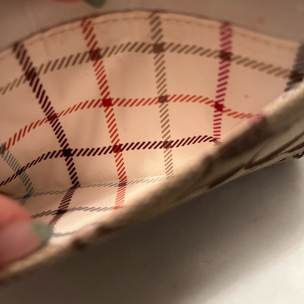 Coach Signature Trifold Wallet - Picture 7 of 8